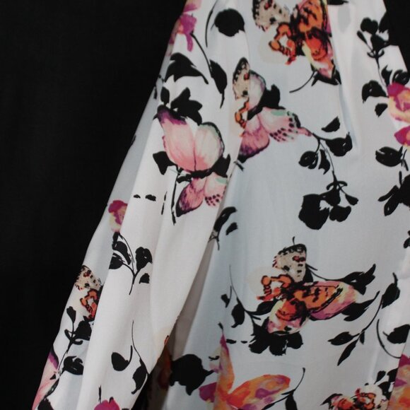 Investments Caroline Butterfly Three Quarter Sleeve Top - Picture 4 of 16